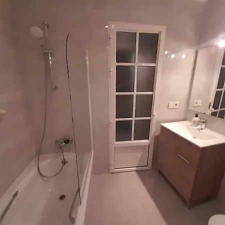 Appartement With Pool Near The *